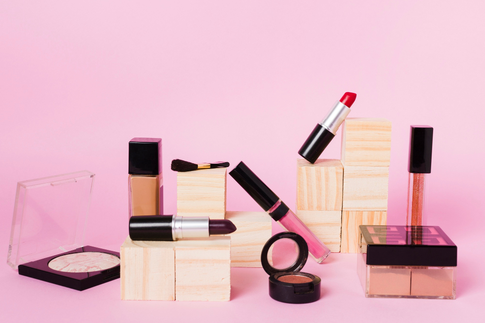 an image of custom lip gloss boxes